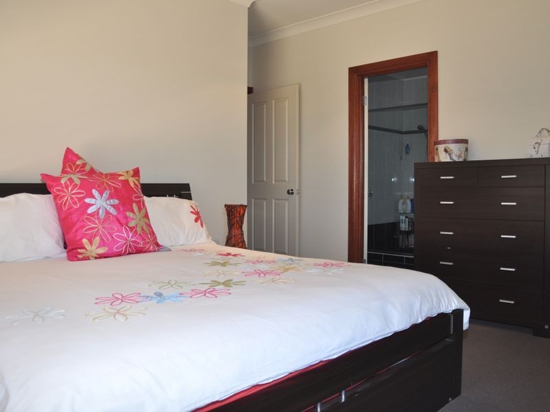 6A John Street, The Oaks NSW 2570