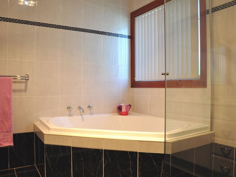 6A John Street, The Oaks NSW 2570