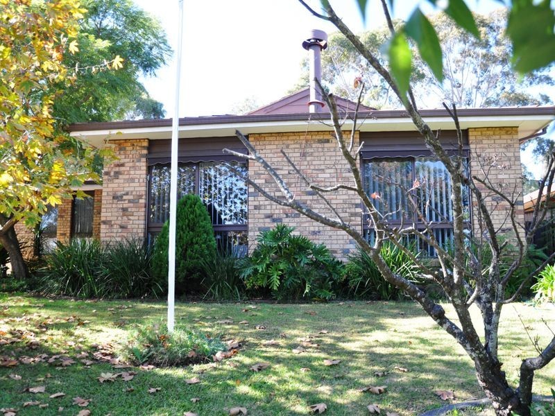 27 Thompson Place, Camden South NSW 2570