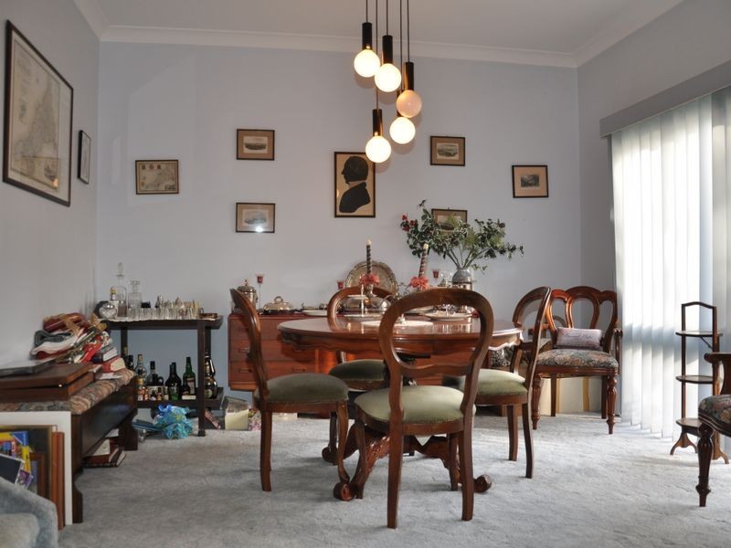 27 Thompson Place, Camden South NSW 2570