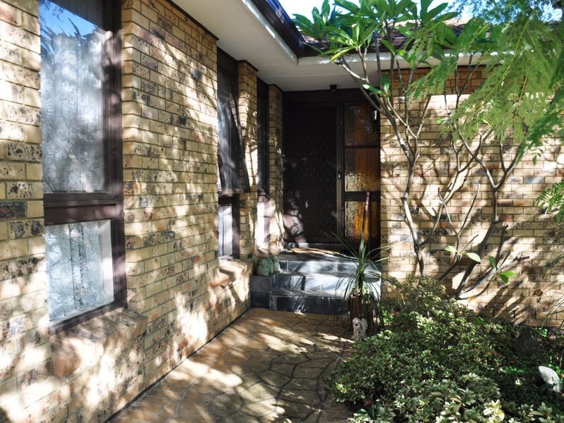 27 Thompson Place, Camden South NSW 2570