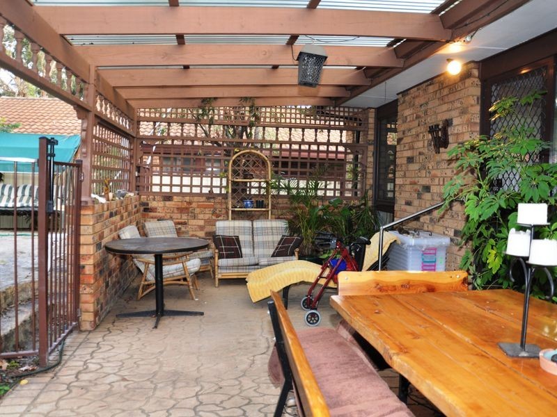 27 Thompson Place, Camden South NSW 2570