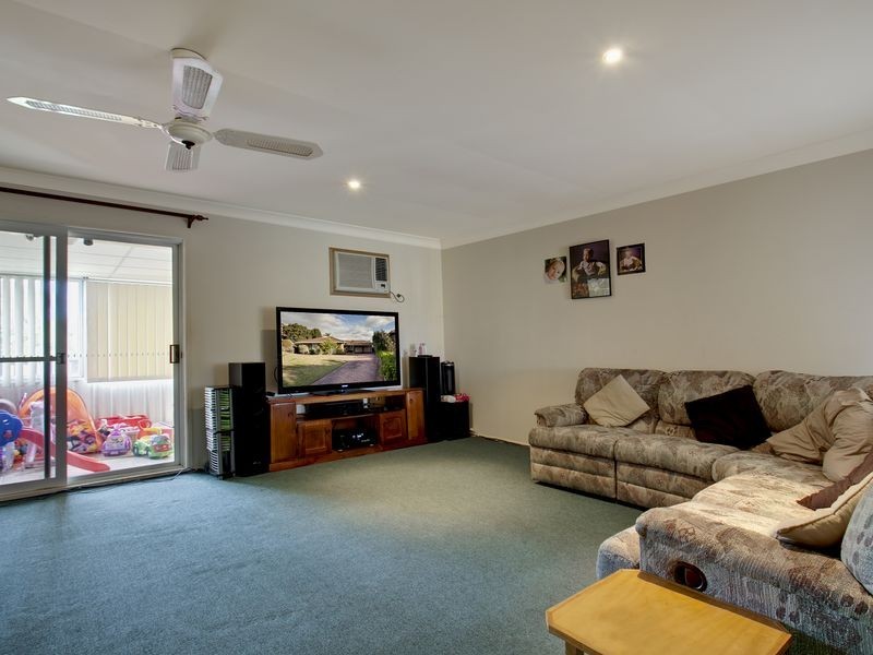 14 Amazon Place, Kearns NSW 2558