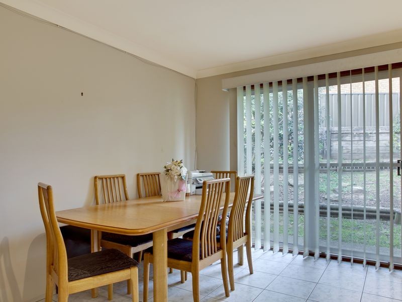 14 Amazon Place, Kearns NSW 2558