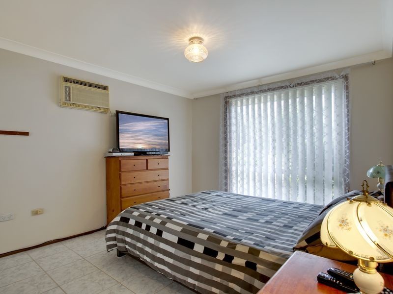 14 Amazon Place, Kearns NSW 2558