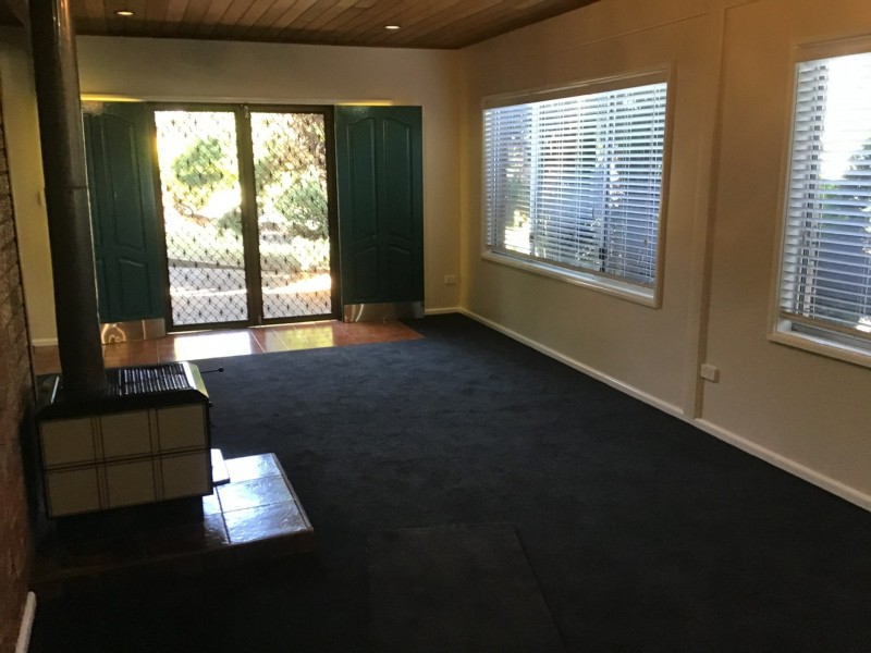 24 Akuna Avenue, Bradbury NSW 2560