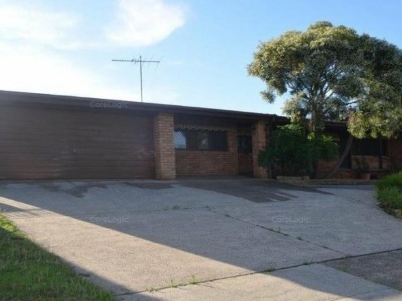 13 Arunta Crescent, Leumeah NSW 2560