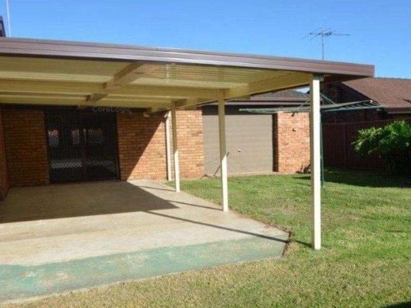 13 Arunta Crescent, Leumeah NSW 2560