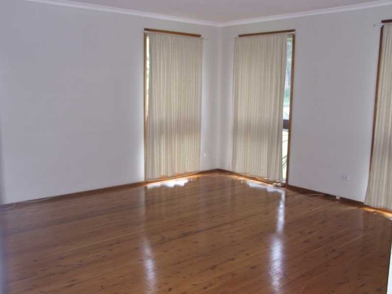 8 Pitlochry Road, St Andrews NSW 2566