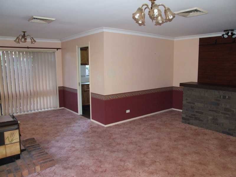 9 Canna Place, St Andrews NSW 2566