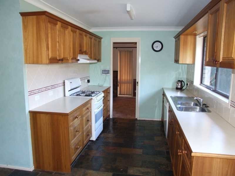 9 Canna Place, St Andrews NSW 2566