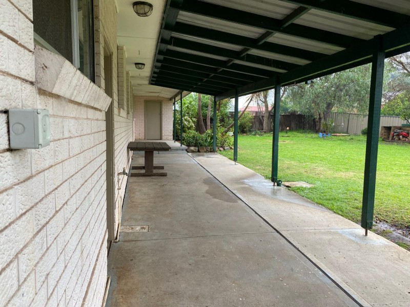 2 TEVIOT PLACE, St Andrews NSW 2566