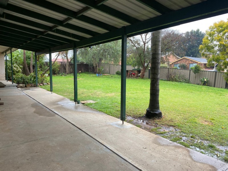 2 TEVIOT PLACE, St Andrews NSW 2566