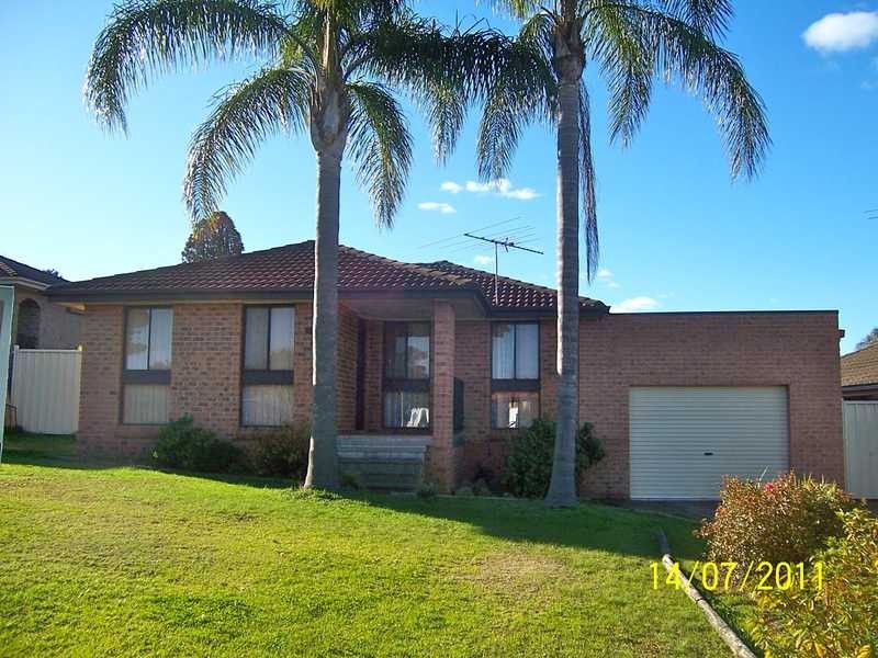 3 Tummul Place, St Andrews NSW 2566