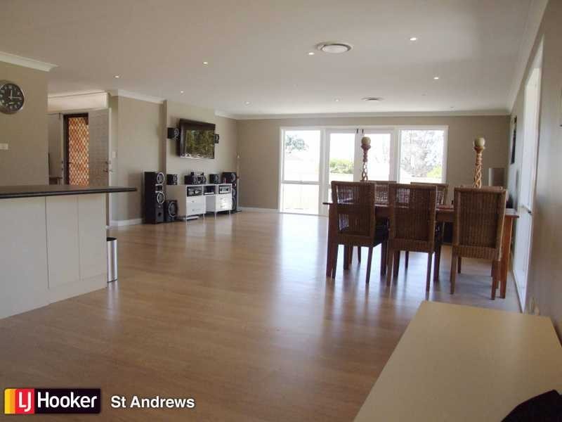 6 Dundee Place, St Andrews NSW 2566