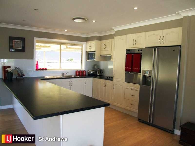 6 Dundee Place, St Andrews NSW 2566