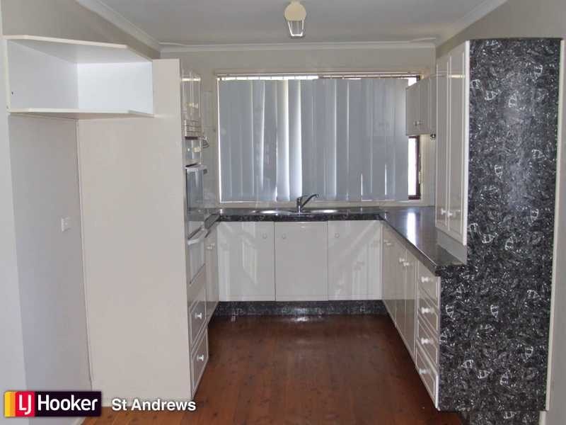 8 Dunkeld Place, St Andrews NSW 2566