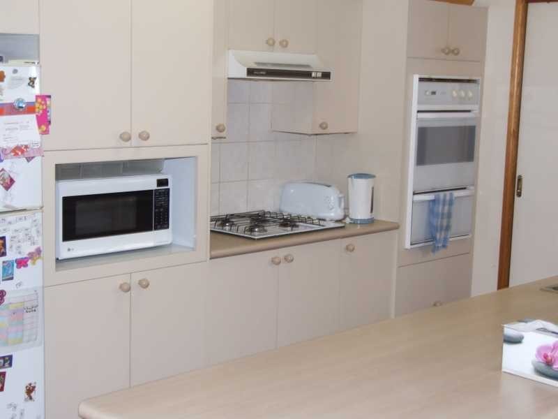 8 Glasgow Street, St Andrews NSW 2566