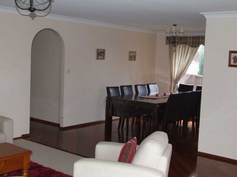 8 Glasgow Street, St Andrews NSW 2566
