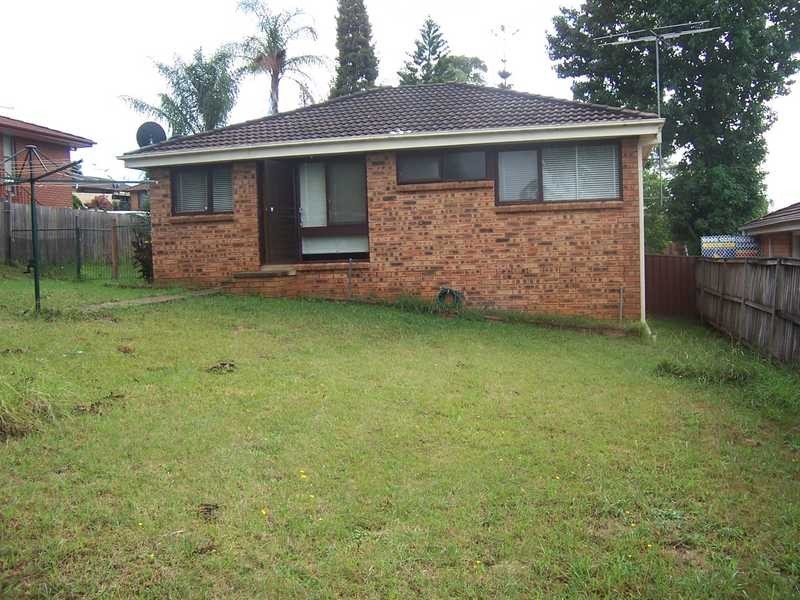 9 Stornoway Avenue, St Andrews NSW 2566
