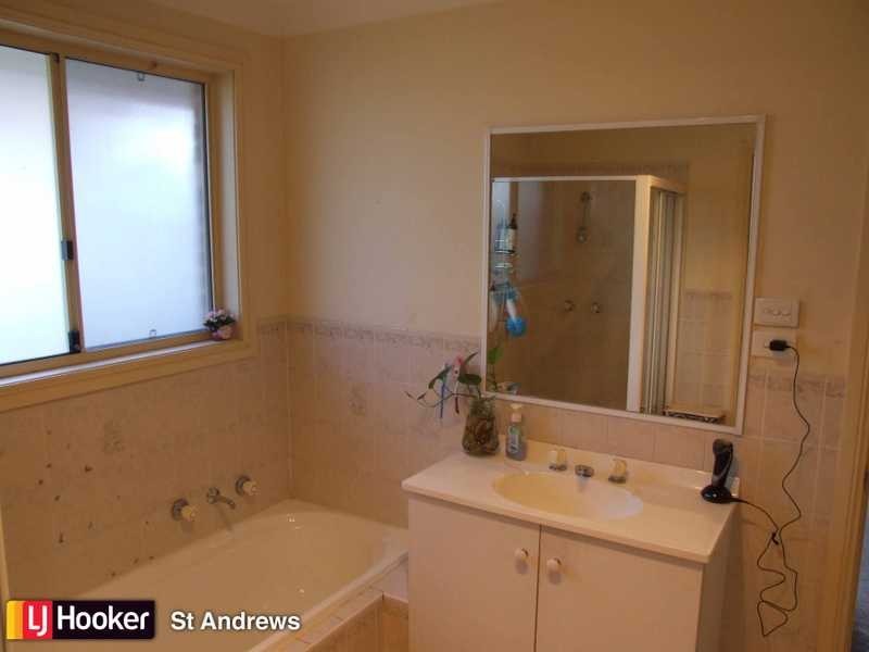 16 Gleneagles Place, St Andrews NSW 2566