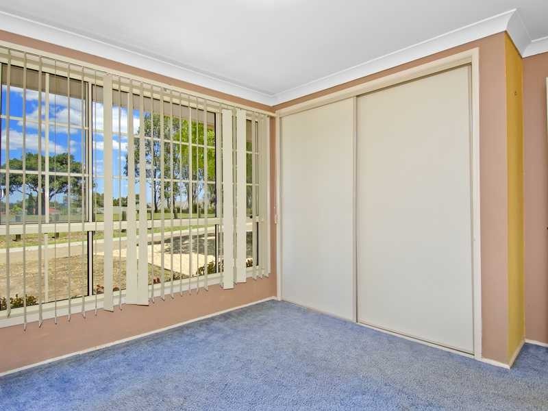 4 Jenner Street, Minto NSW 2566