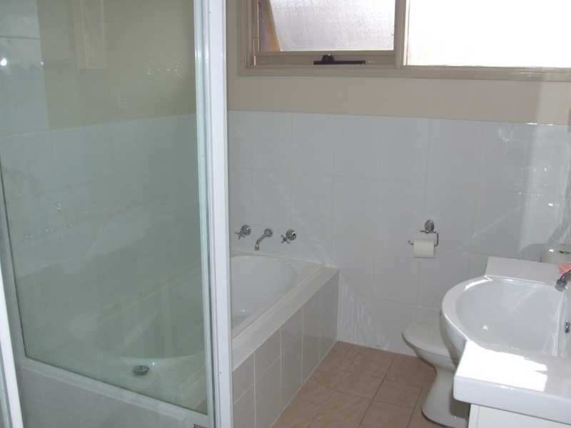 16 Elgin Avenue, St Andrews NSW 2566