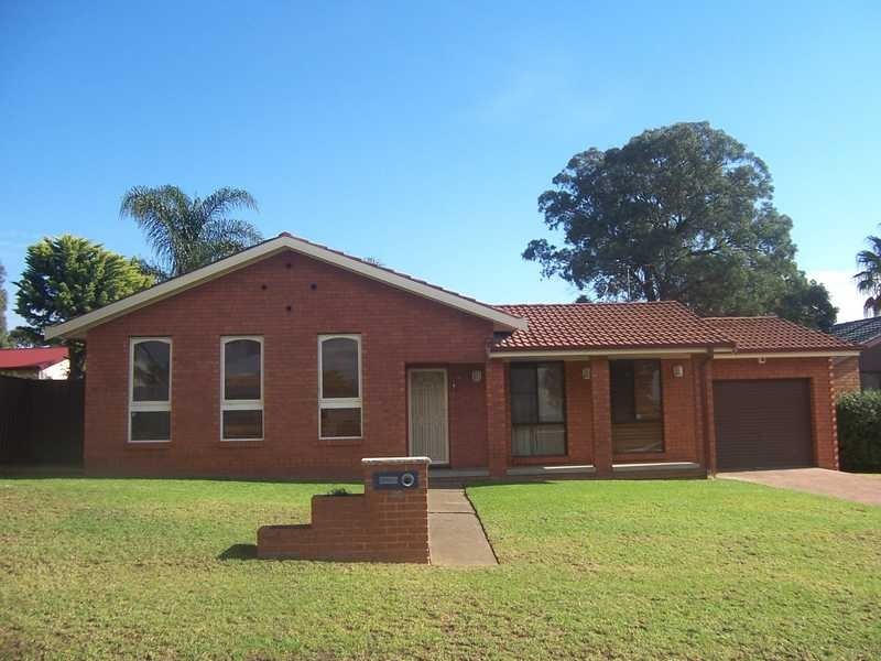 40 Stromeferry Crescent, St Andrews NSW 2566