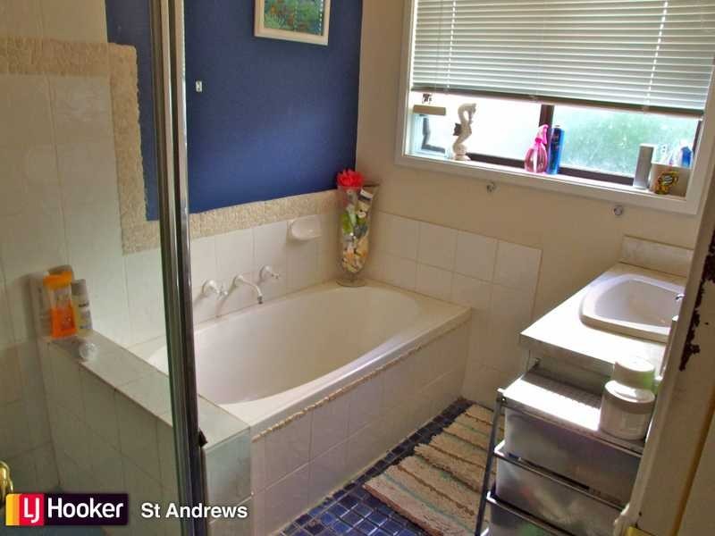 11 Cromarty Place, St Andrews NSW 2566