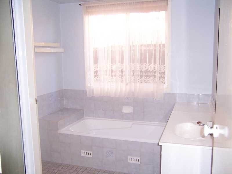 134 Gould Road, Eagle Vale NSW 2558