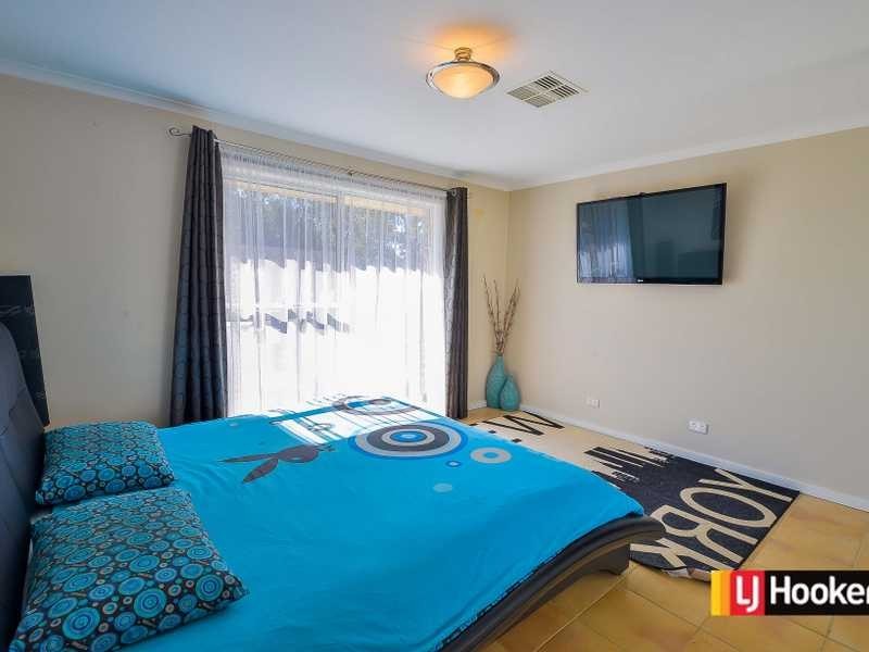 4 Solero Place, Eschol Park NSW 2558