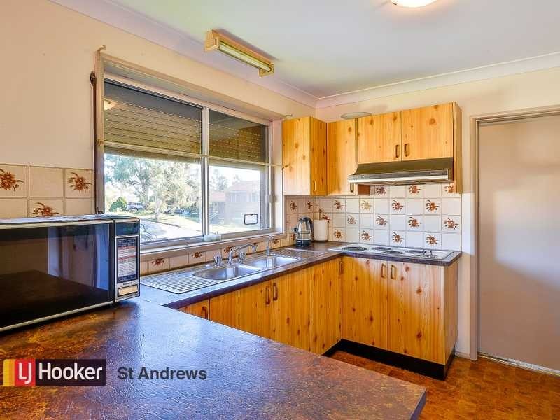 18 Edinburgh Crescent, St Andrews NSW 2566