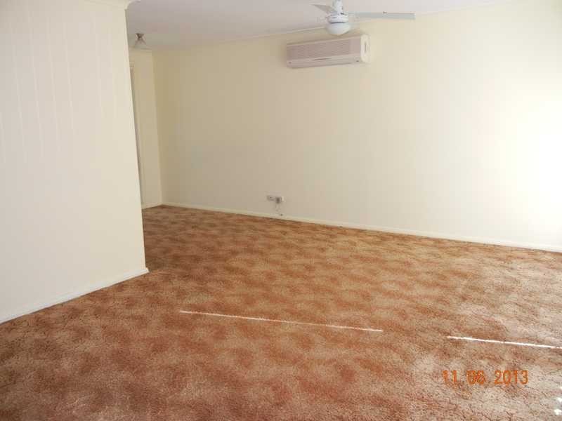 6 Menus Place, Rosemeadow NSW 2560