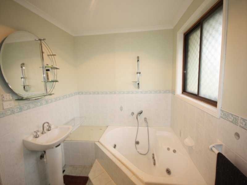 12 Emilia Close, Rosemeadow NSW 2560