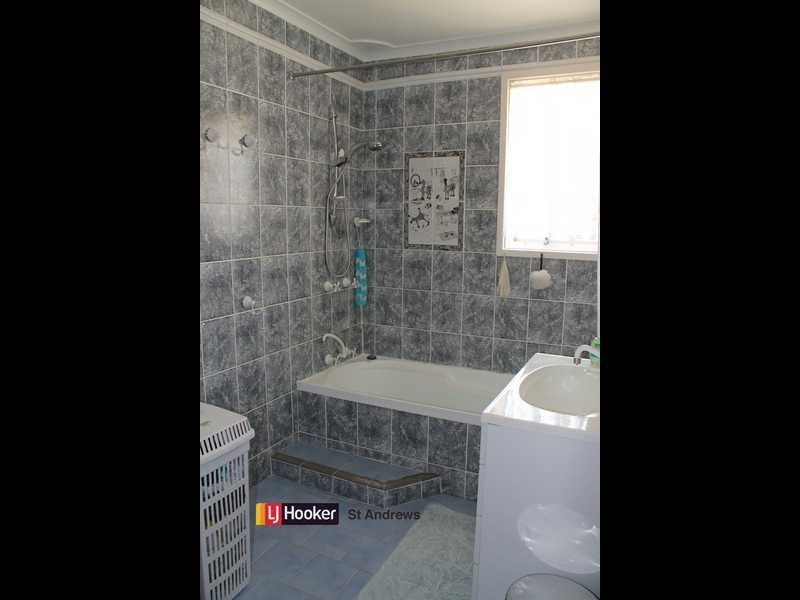 34 Duncansby Crescent, St Andrews NSW 2566