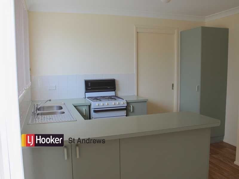 3 Elliot Place, St Helens Park NSW 2560