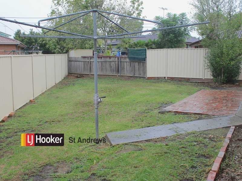 3 Elliot Place, St Helens Park NSW 2560