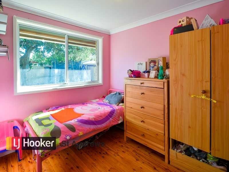 7 Campbell Close, Minto NSW 2566