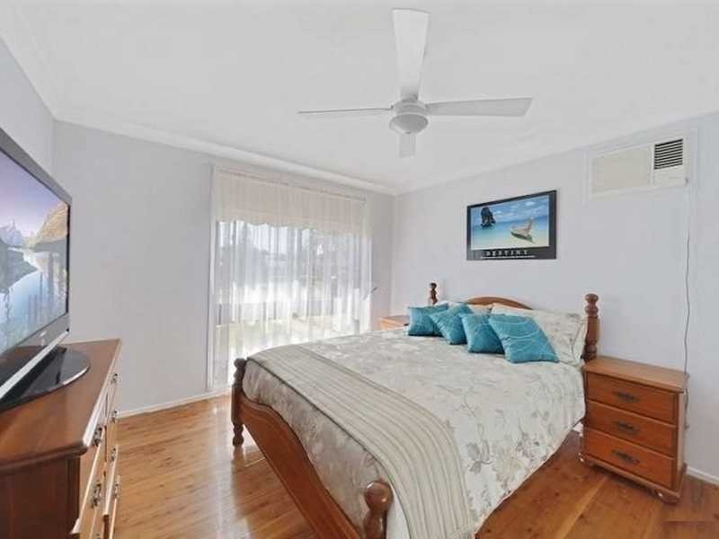 6 Cromarty Place, St Andrews NSW 2566