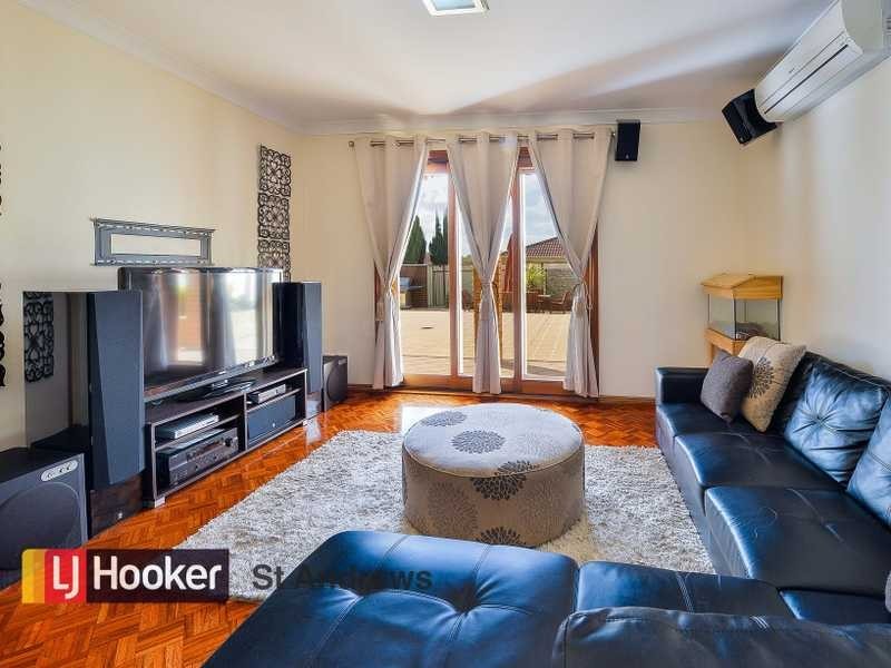 5 Earn Place, St Andrews NSW 2566