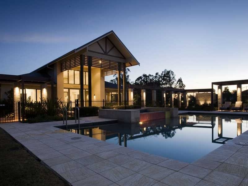 16 Hadlow Avenue, Glenfield NSW 2167