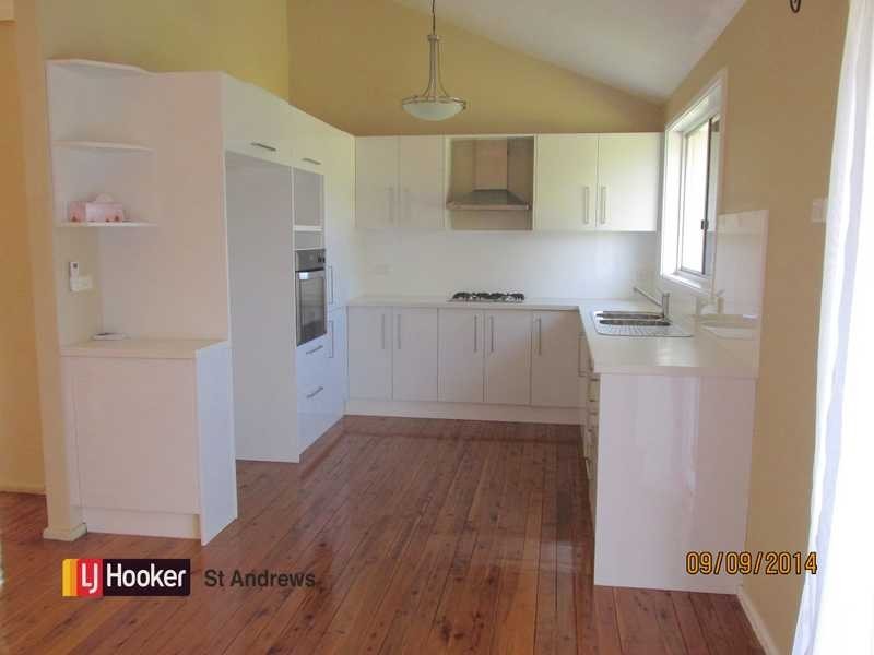 8 Gretna Place, St Andrews NSW 2566