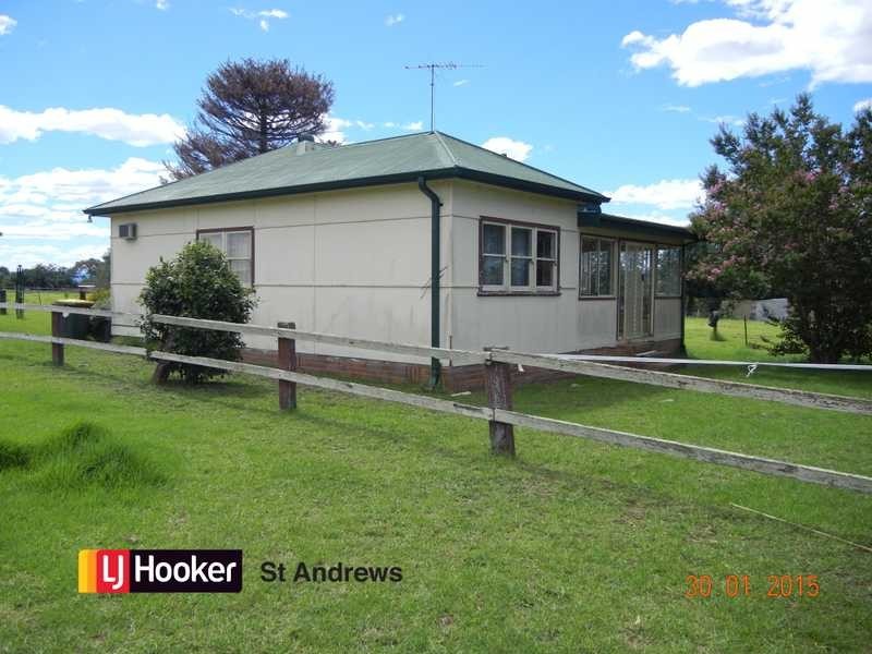 111 Cummins Rd, Menangle Park NSW 2563