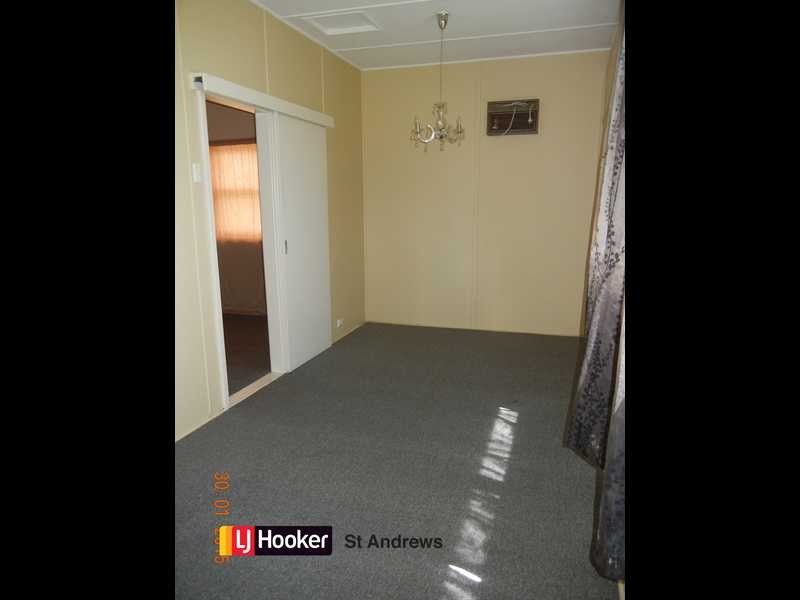 111 Cummins Rd, Menangle Park NSW 2563