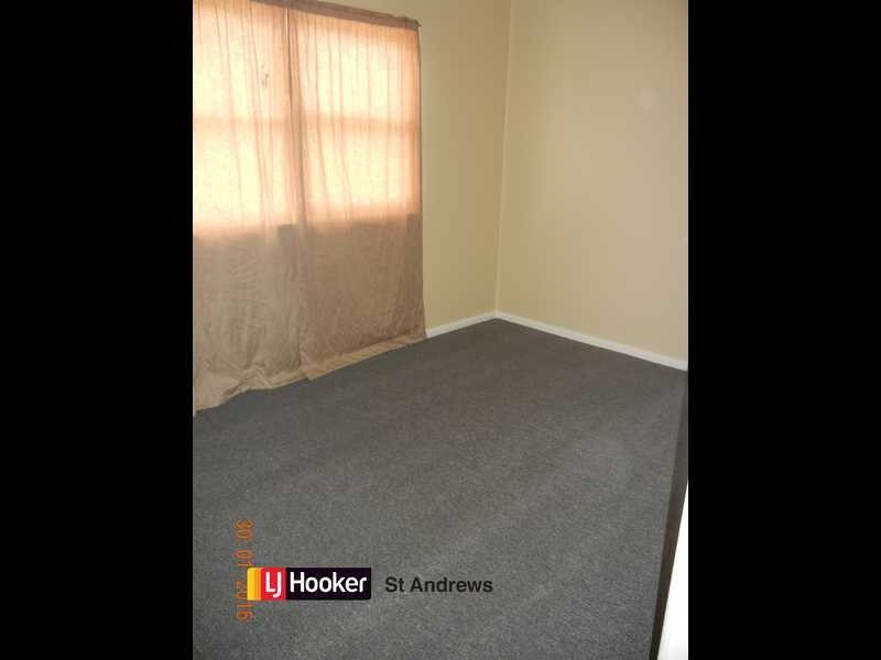 111 Cummins Rd, Menangle Park NSW 2563