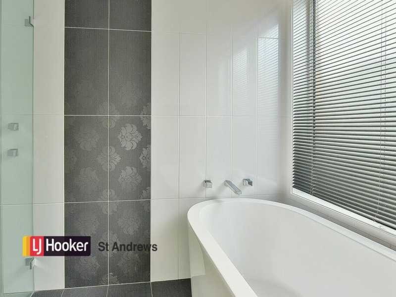 4 Cobourg Place, Bow Bowing NSW 2566