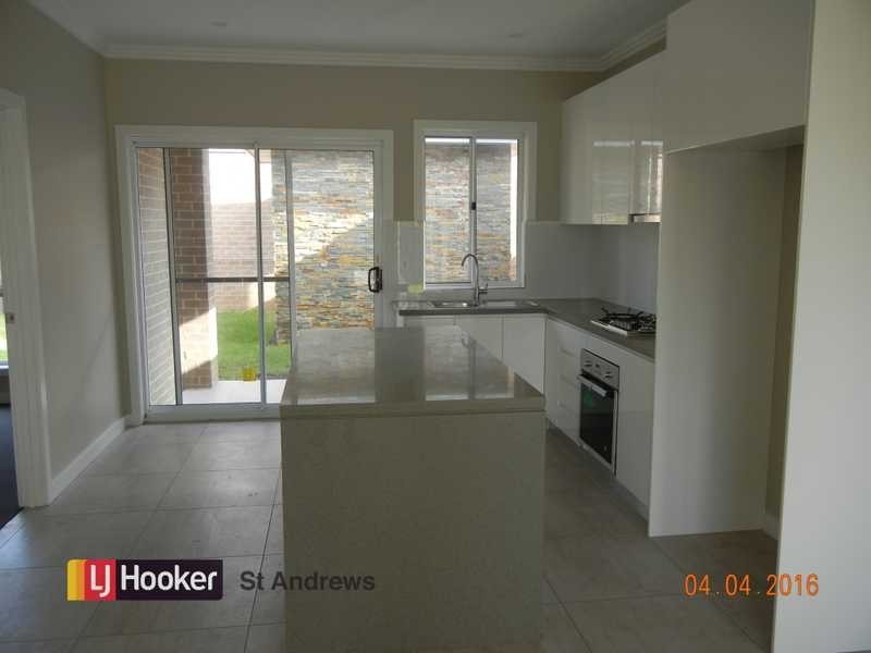 11a Rutherglen Drive, St Andrews NSW 2566