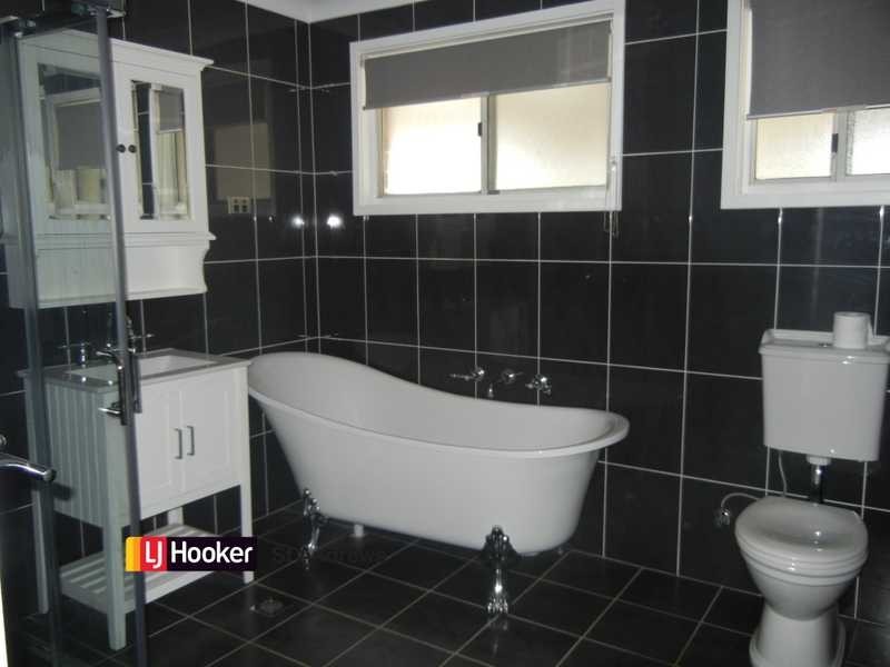 4 Indaal place, St Andrews NSW 2566