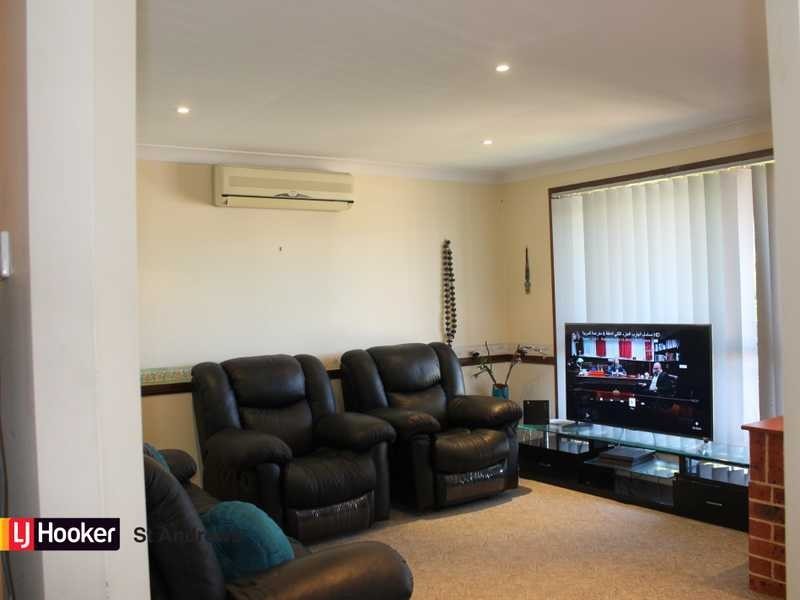 27B Cornelian Avenue, Eagle Vale NSW 2558