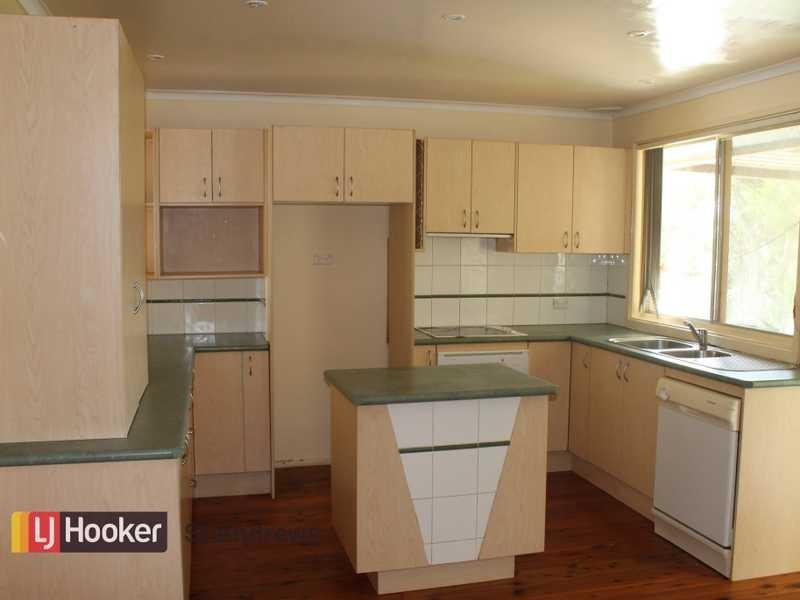 12 Selkirk Street, St Andrews NSW 2566